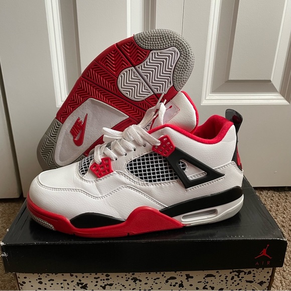 NEW! Jordan 4 Fire Red High Quality Reps - Picture 3 of 8